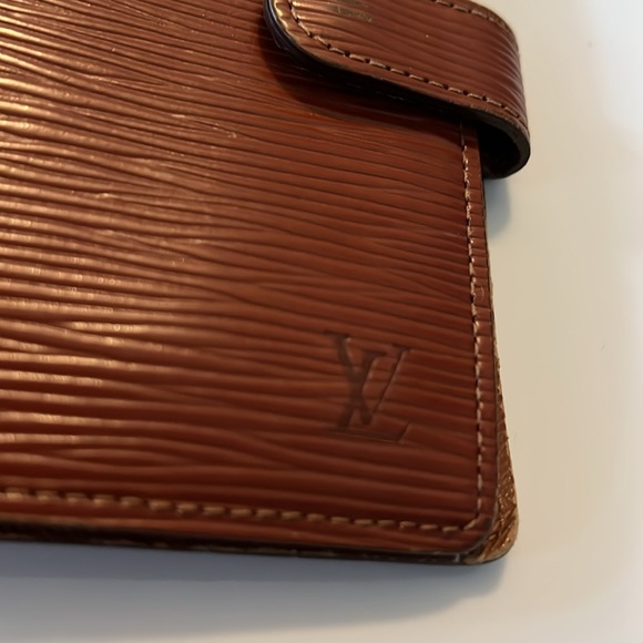 Louis Vuitton Epi Leather Brown Agenda Wallet Passport Holder with LV Stickers - Picture 3 of 14
